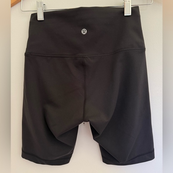 Lululemon Wunder Train High Rise Short 8" | Size 6 - Picture 5 of 10